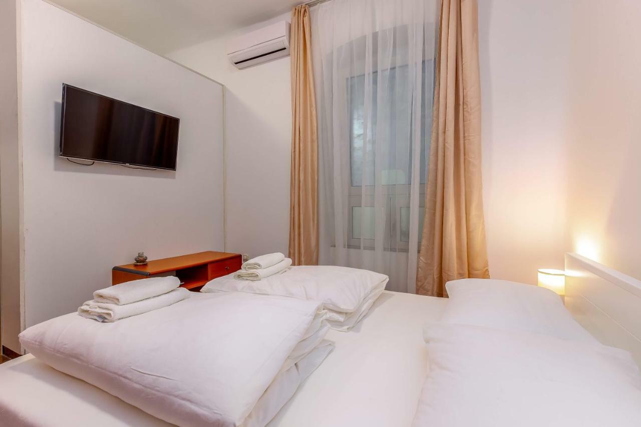 Apartments Black & White, Cherry & Blue Rijeka Luaran gambar
