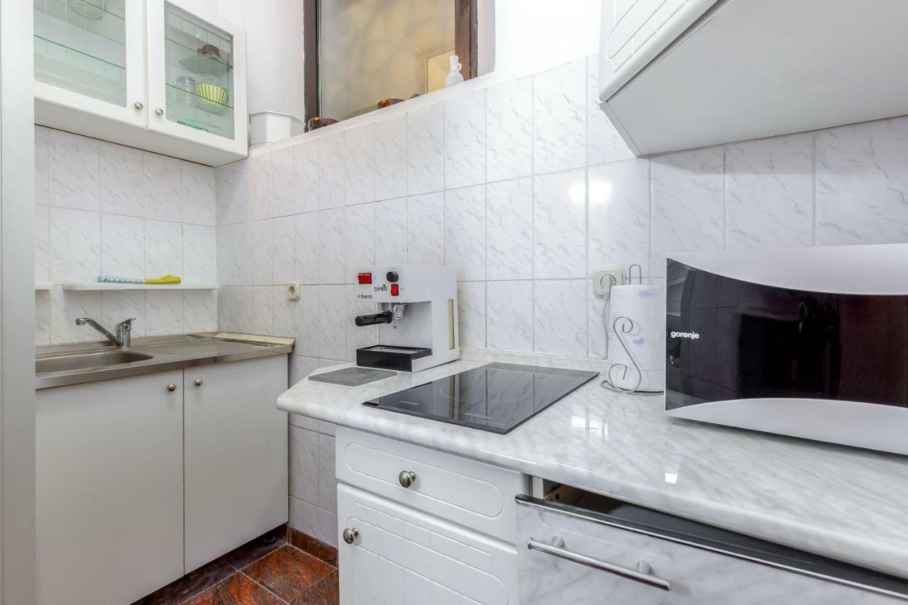 Apartments Black & White, Cherry & Blue Rijeka Luaran gambar