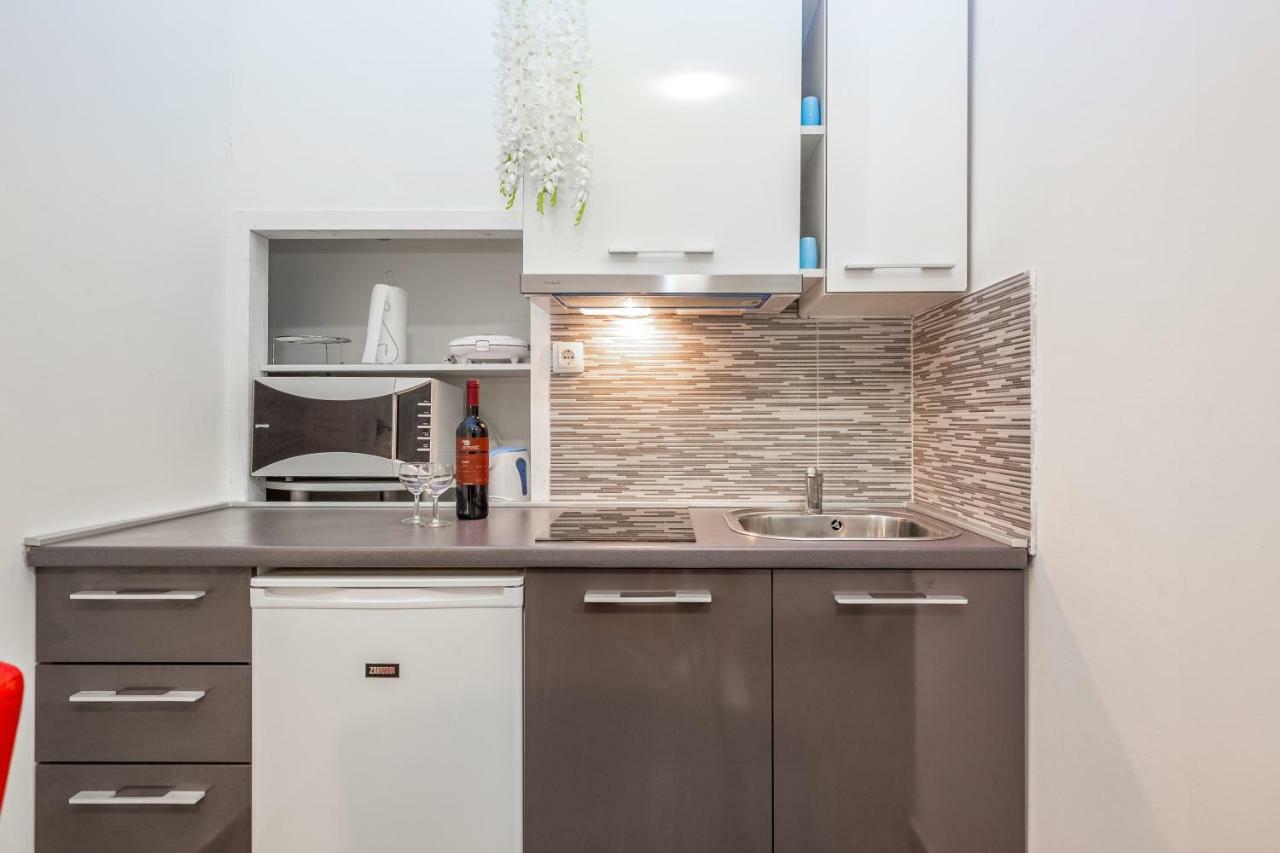 Apartments Black & White, Cherry & Blue Rijeka Luaran gambar